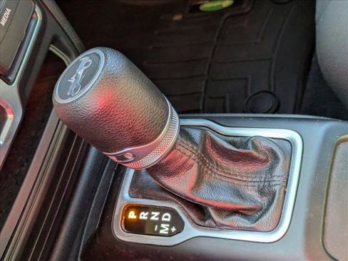 Used 2019 Jeep Wrangler Sport S image 12