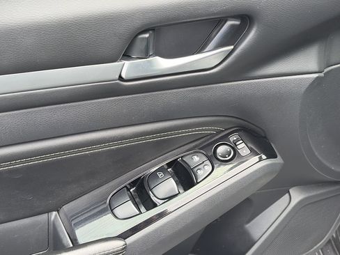 Used 2023 Nissan Altima 2.5 SL FWD image 16