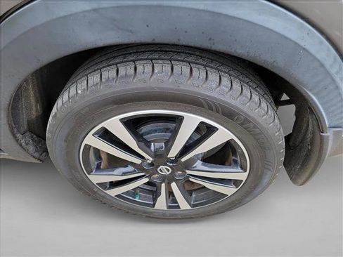 Used 2018 Nissan Kicks SR w/ Exterior Package FWD image 12