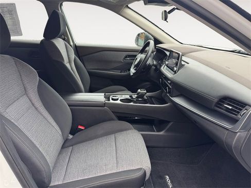 Used 2021 Nissan Rogue S image 15