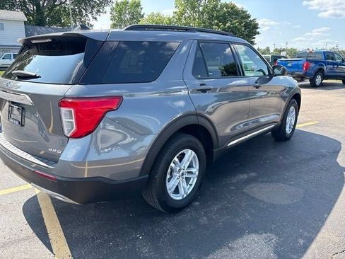 Used 2024 Ford Explorer XLT w/ Equipment Group 202A AWD/4WD image 3