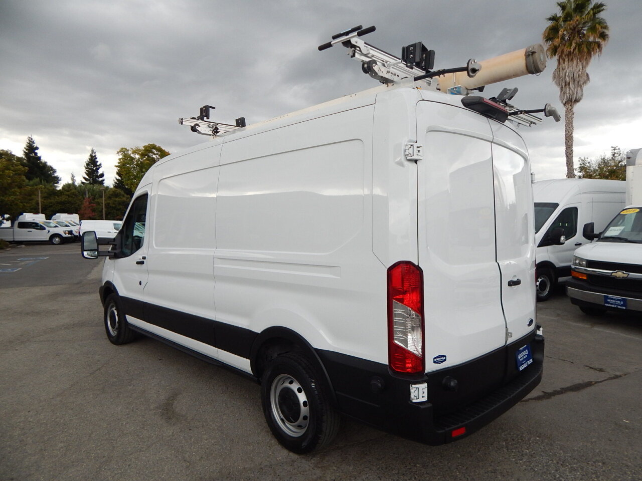Used 2018 Ford Transit 250 148 Medium Roof RWD image 6