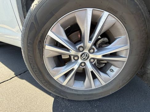 Used 2016 Toyota Highlander Plus FWD image 15