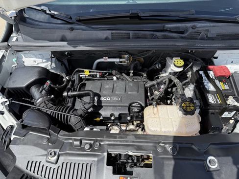 Used 2020 Buick Encore Preferred AWD/4WD image 9