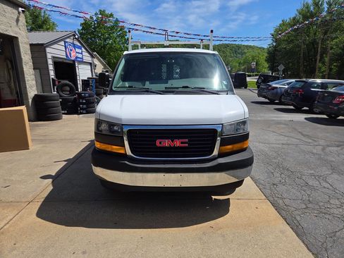 Used 2019 GMC Savana 2500 w/ Driver Convenience Package RWD image 2