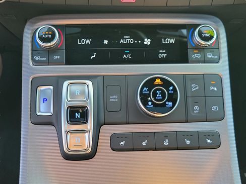 Used 2024 Hyundai Palisade Calligraphy image 21