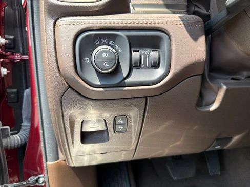 Used 2025 RAM 1500 Limited w/ Off Road Group AWD/4WD image 13
