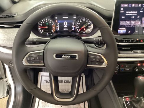 Used 2024 Jeep Compass Latitude w/ Sun and Sound Group AWD/4WD image 20