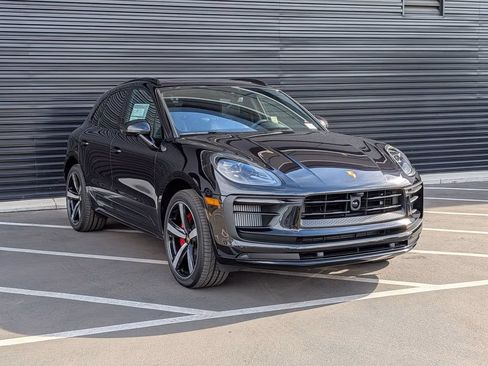 Certified 2026 Porsche Macan S AWD/4WD image 9