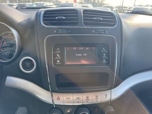 Used 2012 Dodge Journey SXT image 18