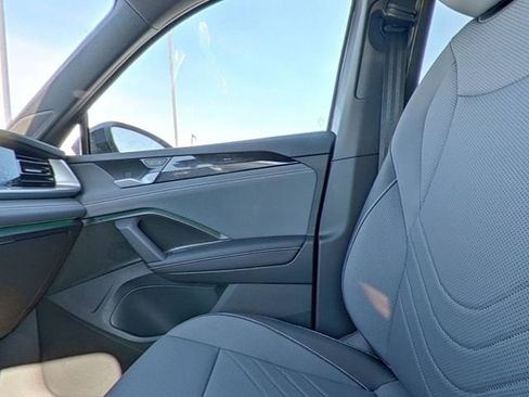 New 2026 Volkswagen Tiguan SE R-Line FWD image 26