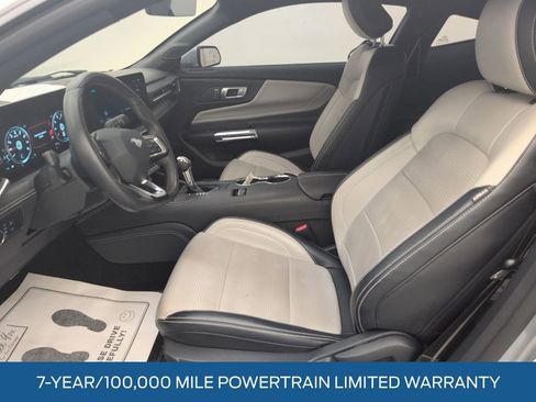 Used 2024 Ford Mustang Premium image 5