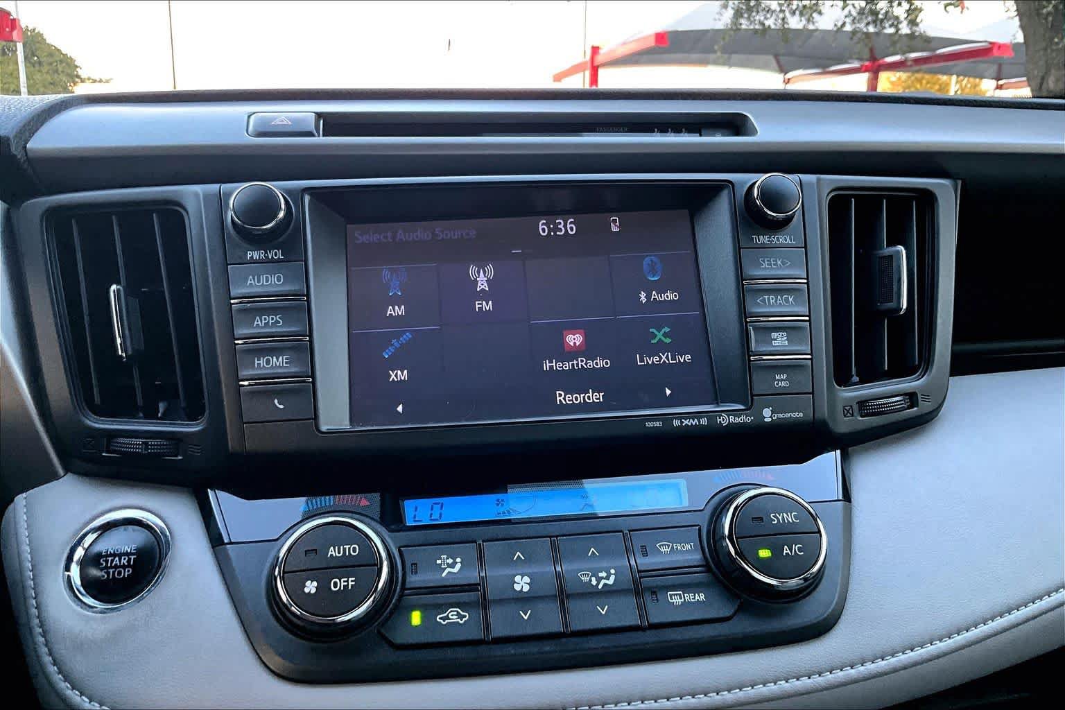 Used 2017 Toyota RAV4 XLE AWD/4WD image 32
