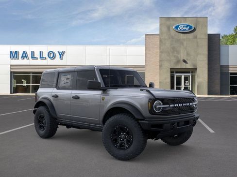 New 2026 Ford Bronco Badlands image 7