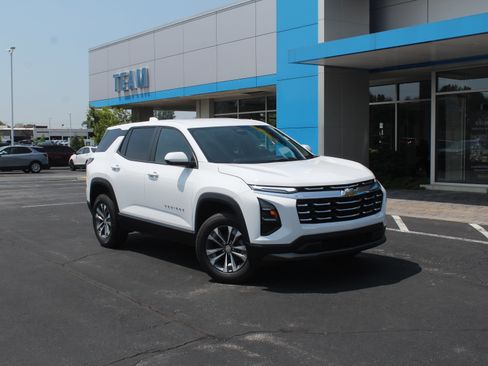 New 2027 Chevrolet Equinox LT FWD image 2