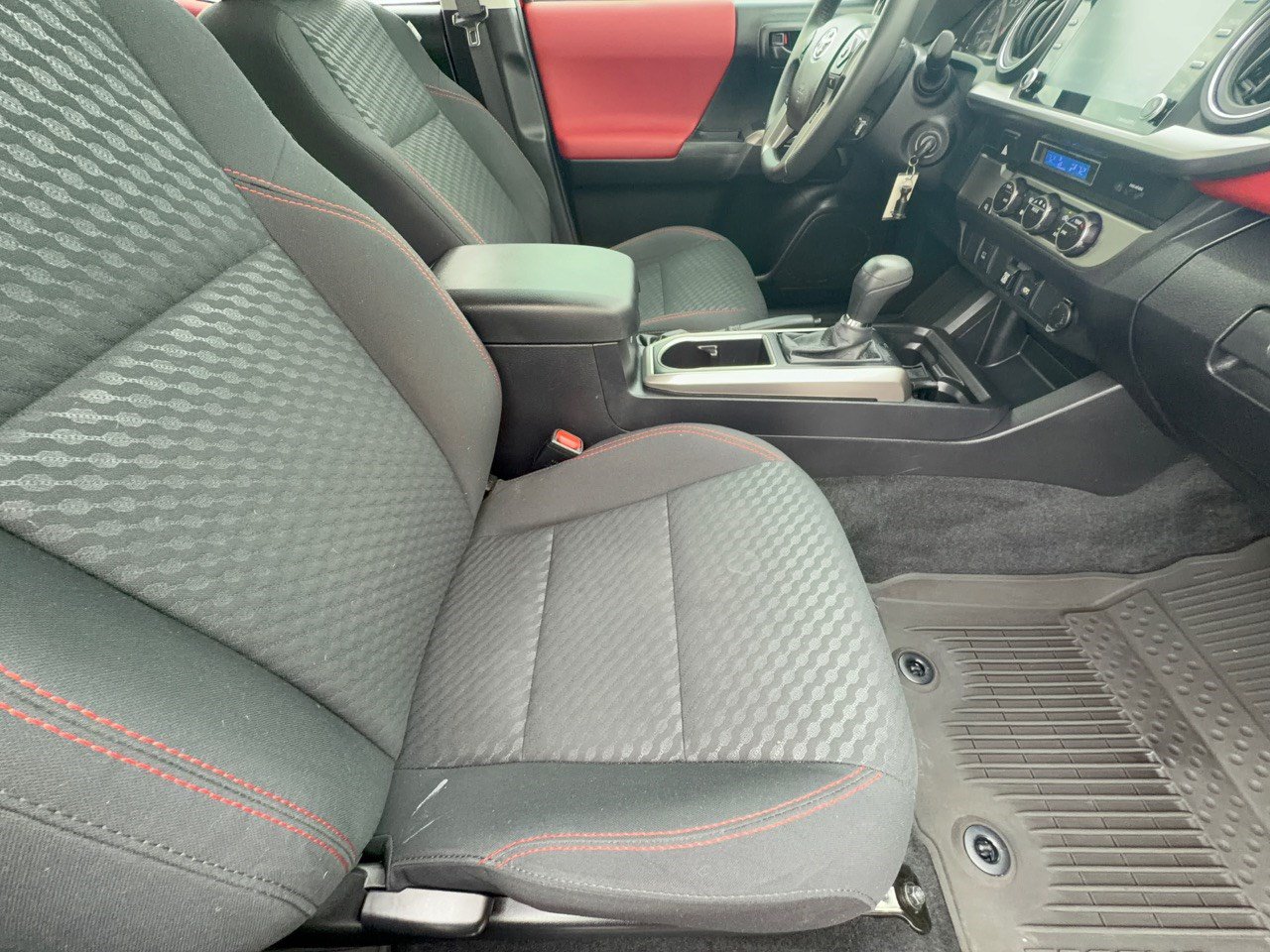 Used 2021 Toyota Tacoma SR5 RWD image 30