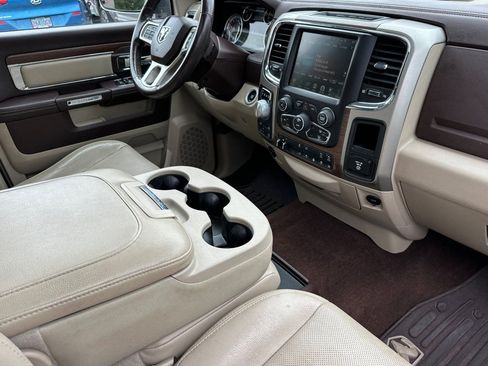 Used 2014 RAM 1500 Laramie w/ Convenience Group AWD/4WD image 17