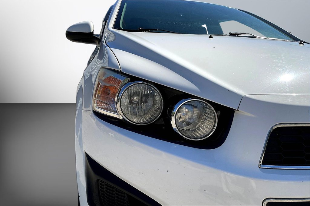 Used 2015 Chevrolet Sonic LT FWD image 30