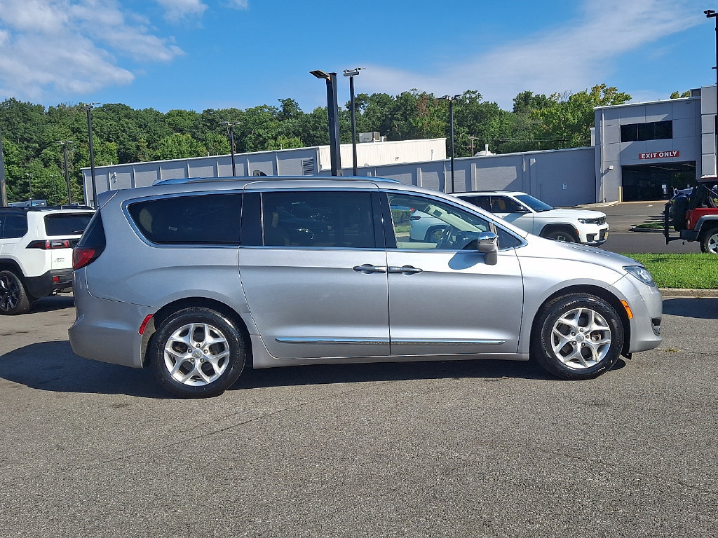Certified 2020 Chrysler Pacifica Limited FWD image 7