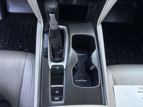 Used 2020 Honda Accord EX image 26