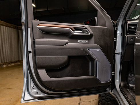 Used 2025 GMC Sierra 1500 Denali w/ Denali Reserve Package image 30