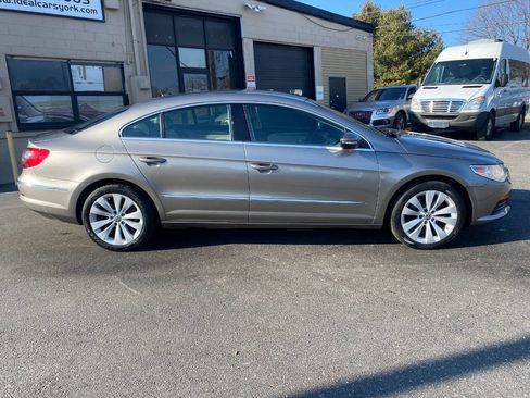 Used 2011 Volkswagen CC Sport image 2