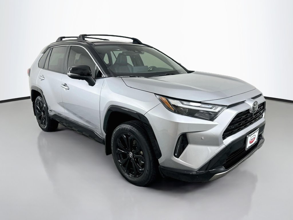 Used 2025 Toyota RAV4 XSE w/ Advanced Technology Package AWD/4WD image 3