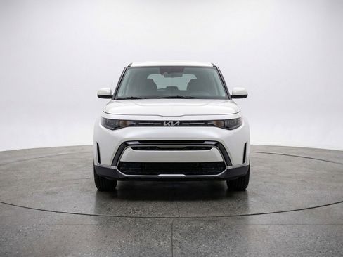 Used 2025 Kia Soul LX w/ LX Technology Package image 2