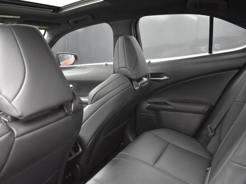 Used 2019 Lexus UX 250h F Sport w/ F Sport Premium Package image 8