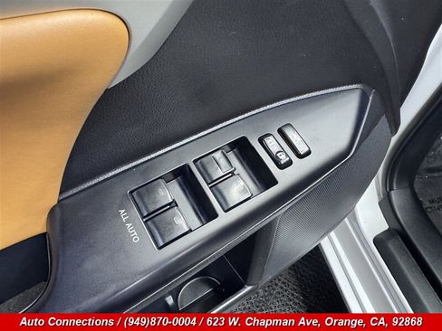 Used 2013 Lexus CT 200h FWD image 22