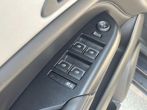Used 2016 Cadillac SRX Luxury w/ Driver Awareness Package AWD/4WD image 29