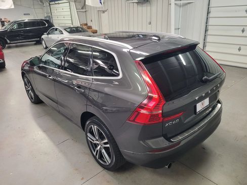 Used 2018 Volvo XC60 T5 Momentum w/ Vision Package AWD/4WD image 5