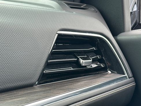 Used 2025 Chevrolet Tahoe Premier image 27