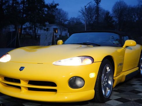 Used 1994 Dodge Viper RT/10 image 13