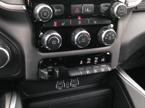 New 2026 RAM 1500 4x4 Crew Cab image 29