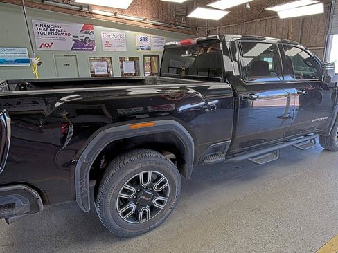 Used 2023 GMC Sierra 2500 AT4 image 4