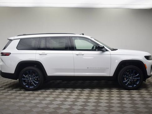 New 2026 Jeep Grand Cherokee L Limited AWD/4WD image 3