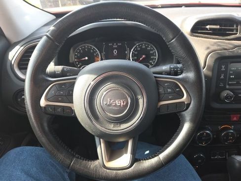 Used 2015 Jeep Renegade Latitude w/ Popular Equipment Group image 32