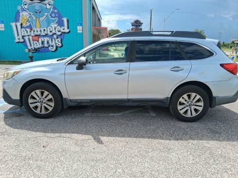 Used 2019 Subaru Outback 2.5i Premium AWD/4WD image 6