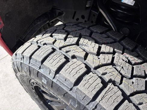 Used 2023 Ford F150 Lightning Platinum image 29