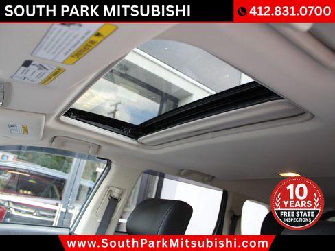 Used 2017 Mitsubishi Outlander SEL AWD/4WD image 18