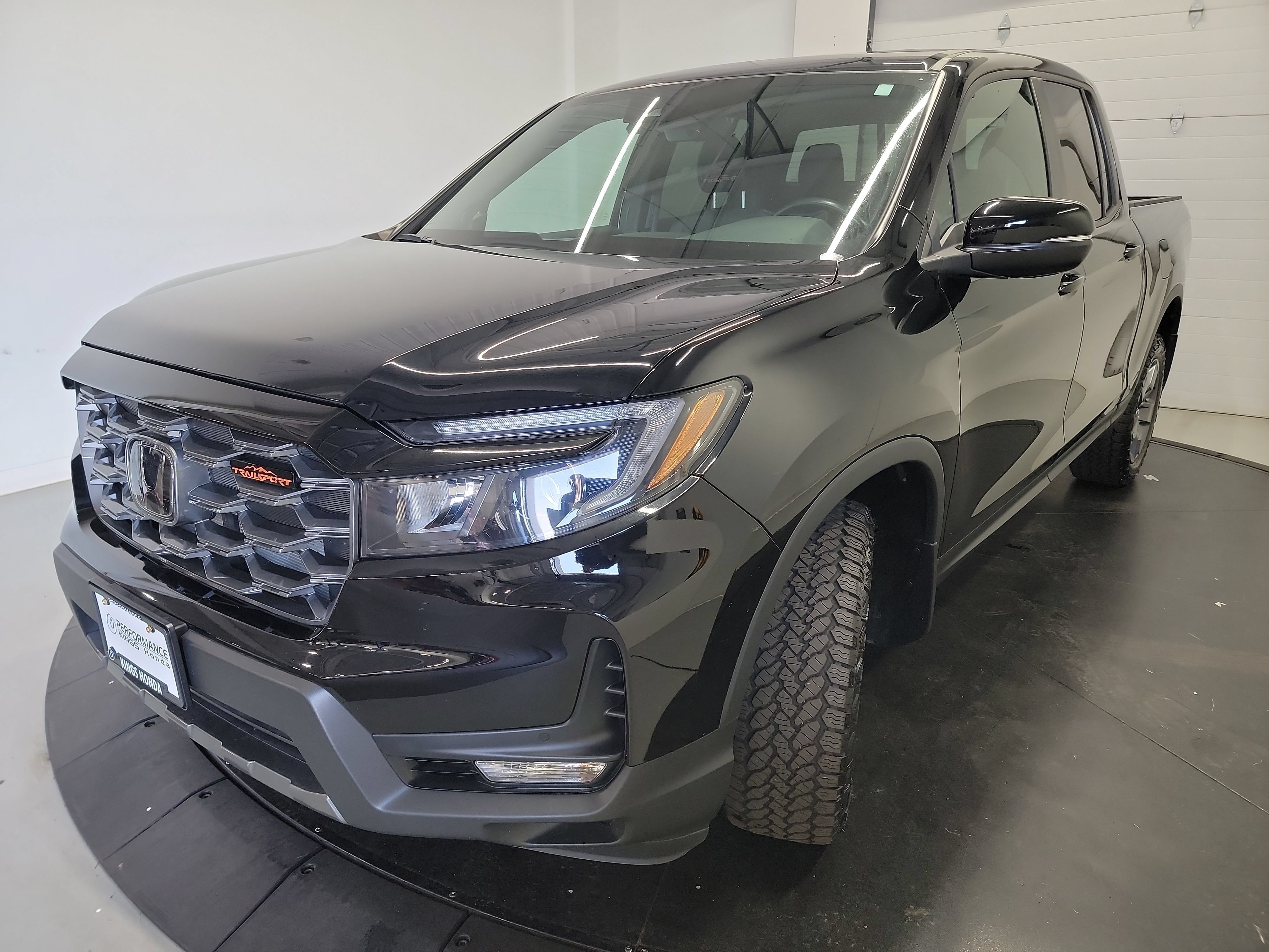 Used 2025 Honda Ridgeline TrailSport image 3
