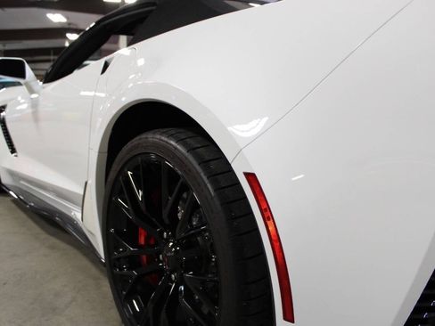 Used 2016 Chevrolet Corvette Z06 w/ 3LZ Preferred Equipment Group RWD image 11