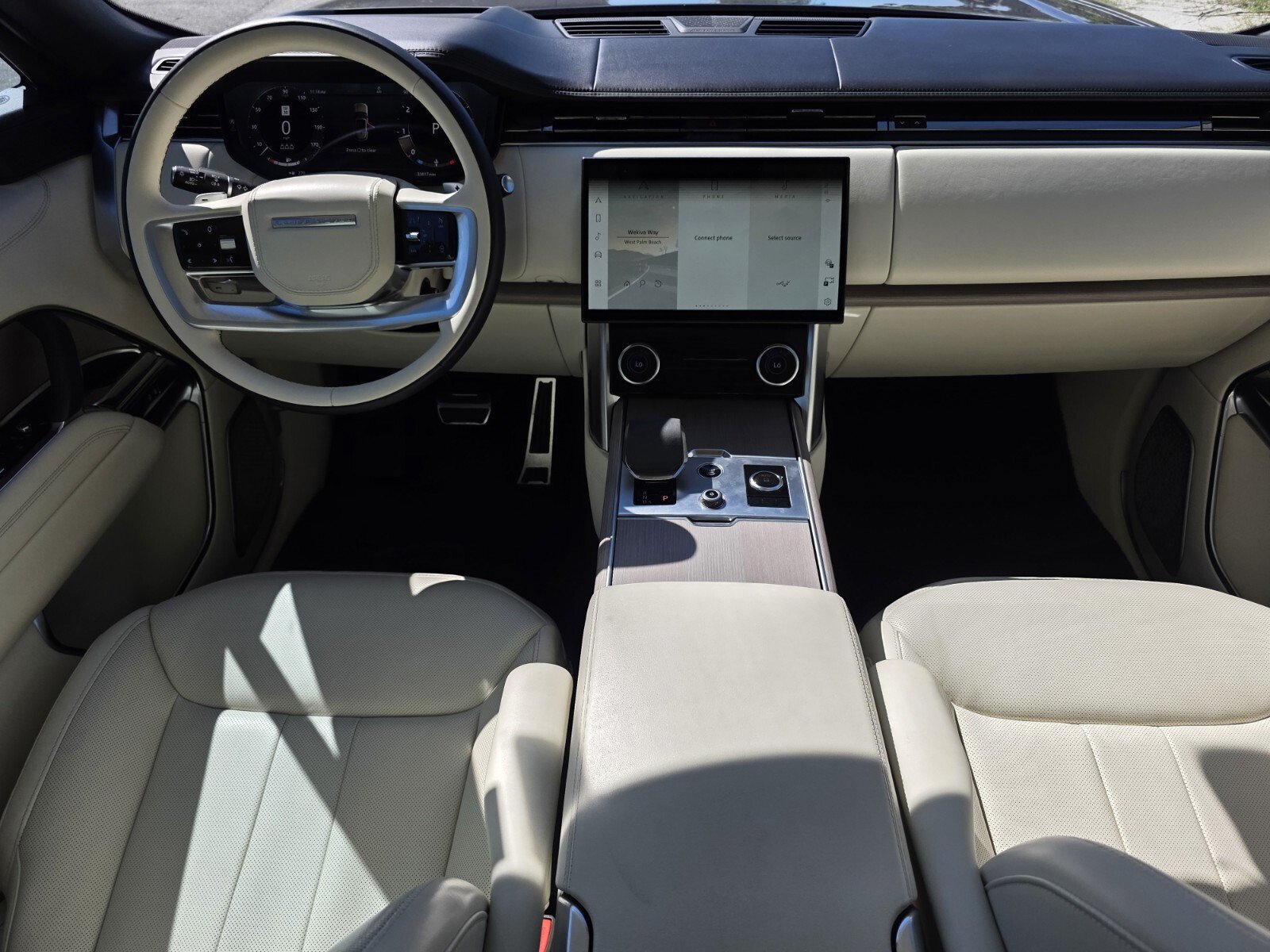Certified 2023 Land Rover Range Rover First Edition AWD/4WD image 4