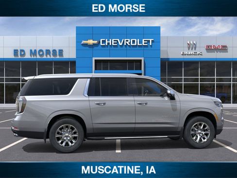 New 2025 Chevrolet Suburban Premier image 5