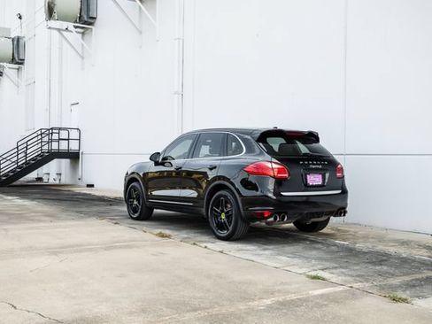 Used 2014 Porsche Cayenne S AWD/4WD image 40