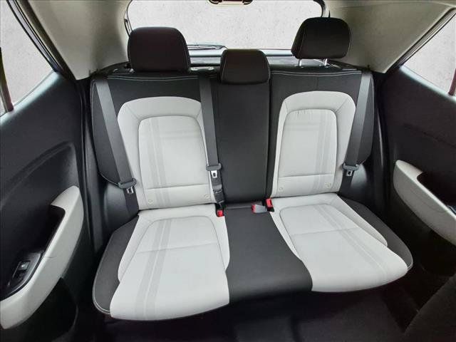 Used 2022 Hyundai Venue SEL FWD image 23