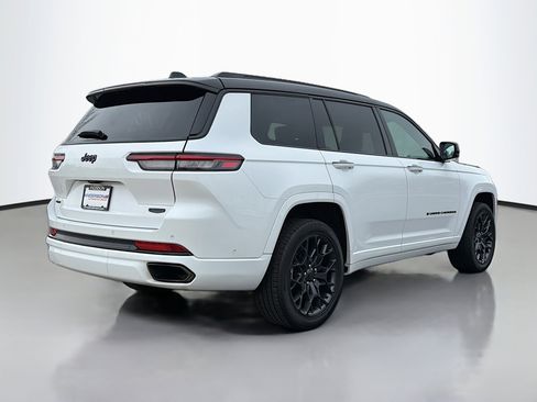 Used 2024 Jeep Grand Cherokee L Summit w/ High Altitude Package image 2