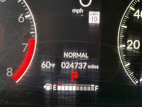 Used 2024 Honda HR-V LX image 16