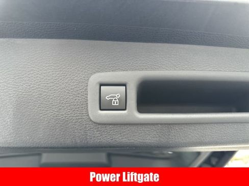 New 2026 Toyota Sienna XLE image 23